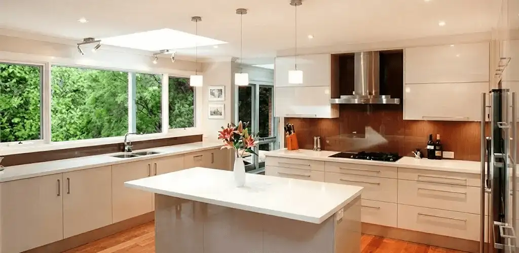 Kitchen cabinet refacing and remodel results in a modern kitchen in Mobile, AL